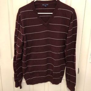 Men’s Burgandy Gap V-neck Sweater Size M